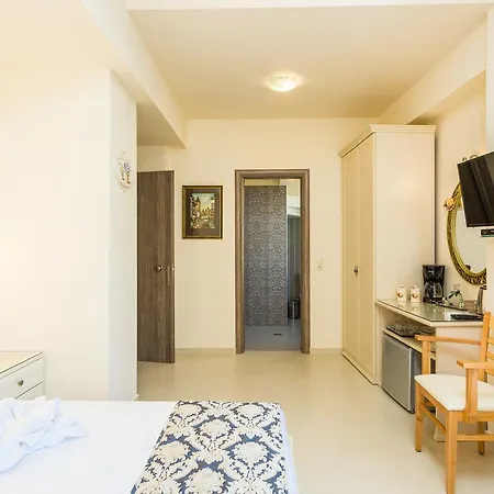 Polyxenia 3* Rethymno (Crete)